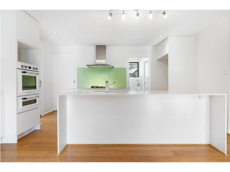2 Thorn Place, Curtin ACT 2605
