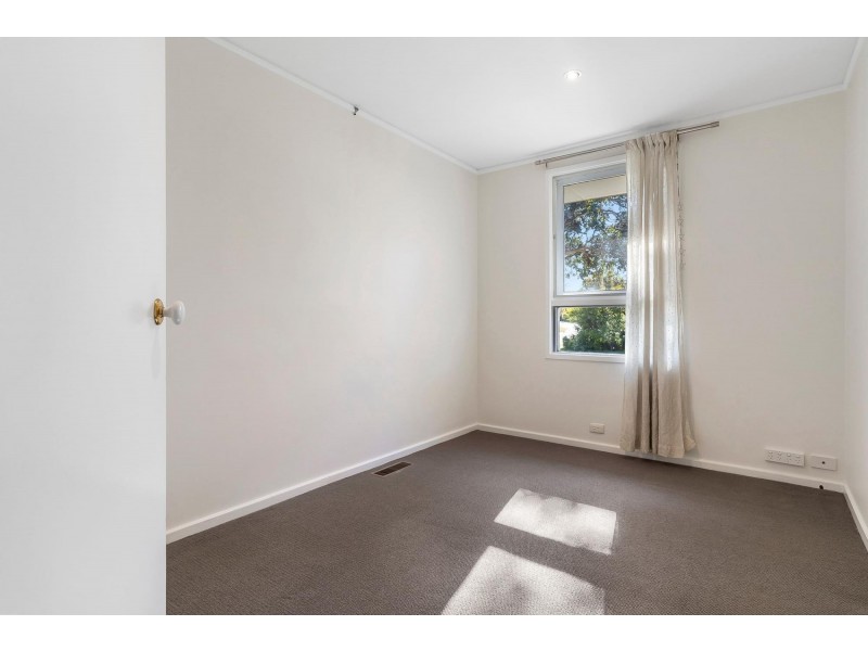 2 Thorn Place, Curtin ACT 2605