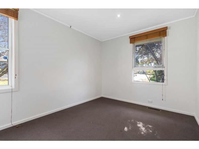 2 Thorn Place, Curtin ACT 2605