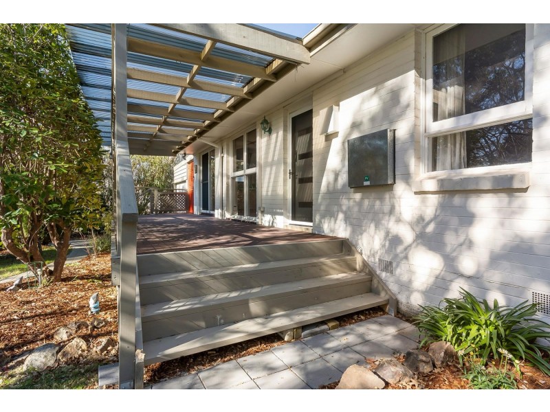 2 Thorn Place, Curtin ACT 2605