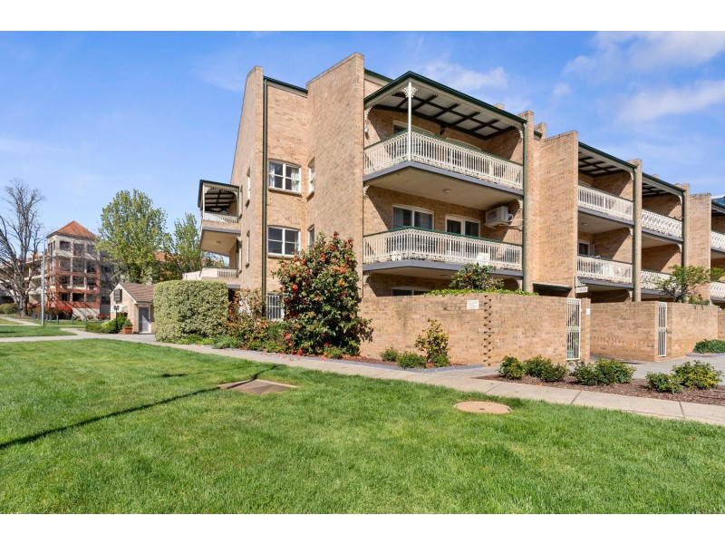 121/33 Currong Street South, Reid ACT 2612