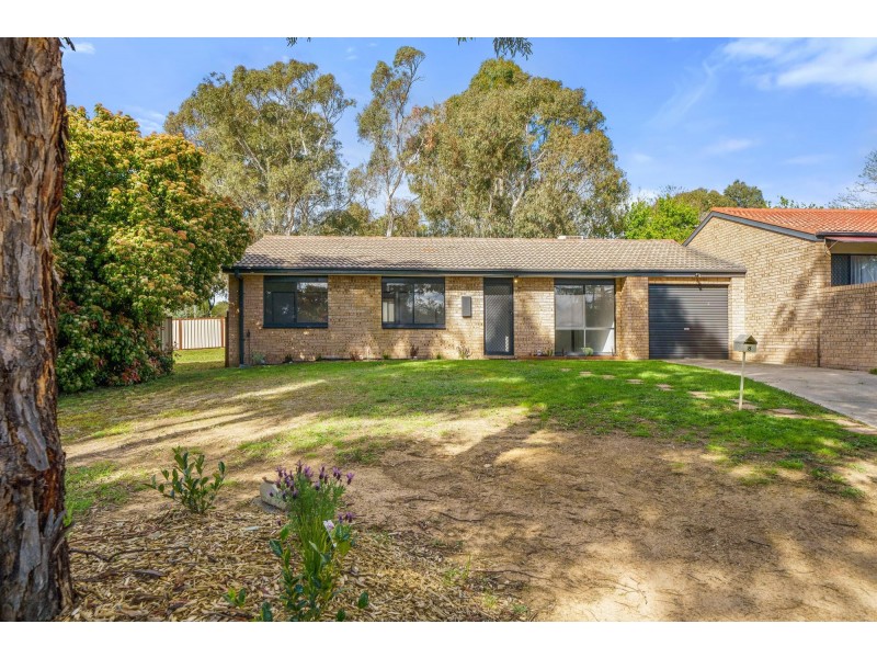 8 Skertchly Place, Florey ACT 2615