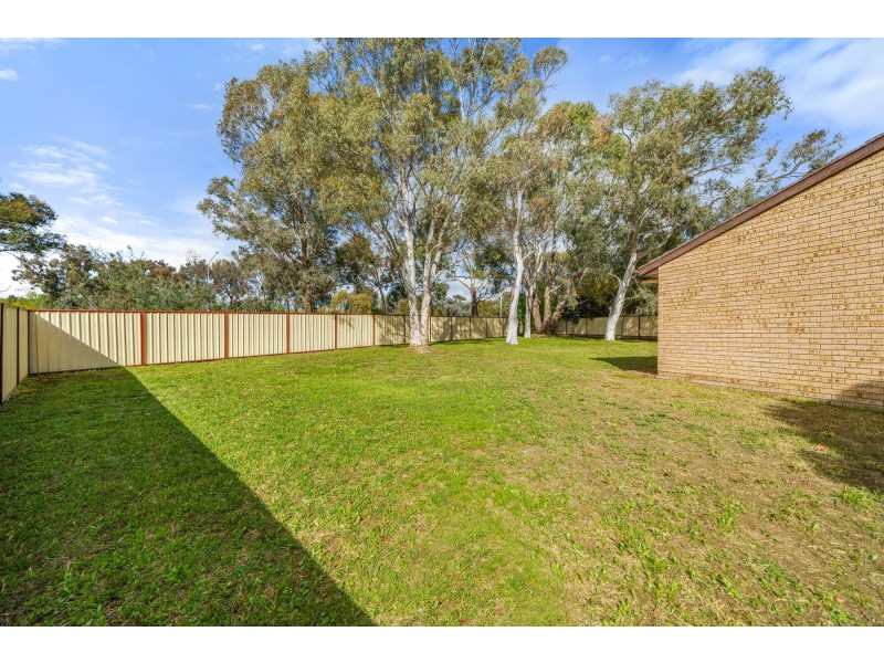 8 Skertchly Place, Florey ACT 2615