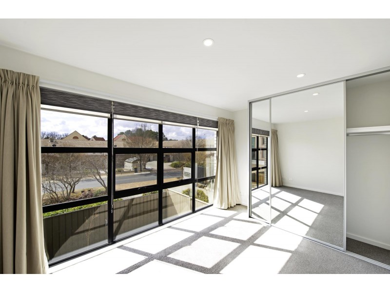 31/135 Easty Street, Phillip ACT 2606