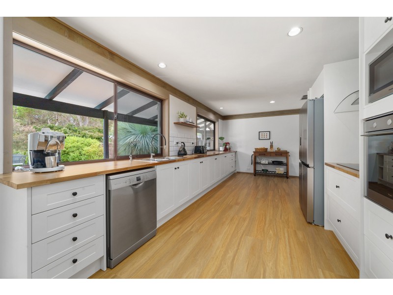 14 Meredith Circuit, Kambah ACT 2902