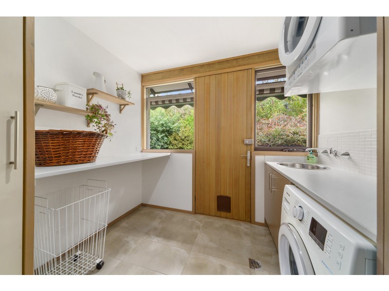 14 Meredith Circuit, Kambah ACT 2902