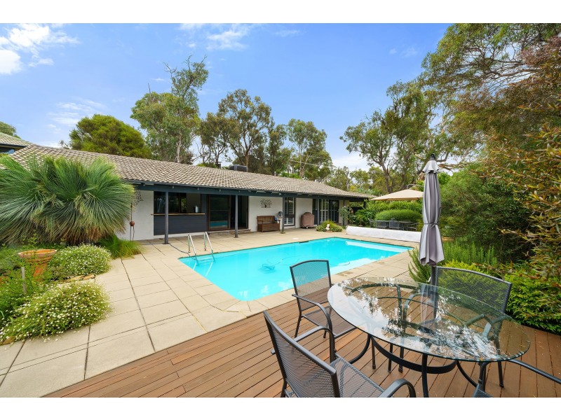 14 Meredith Circuit, Kambah ACT 2902