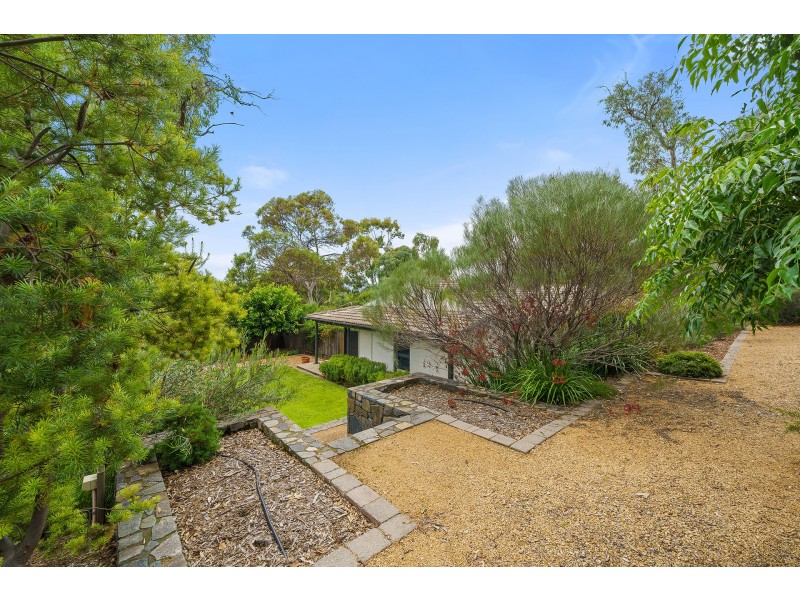 14 Meredith Circuit, Kambah ACT 2902