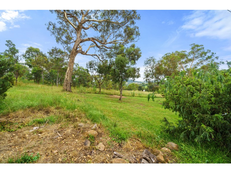 14 Meredith Circuit, Kambah ACT 2902