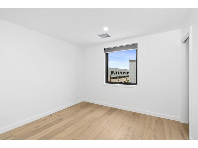 43/60 Kingsland Parade, Casey ACT 2913