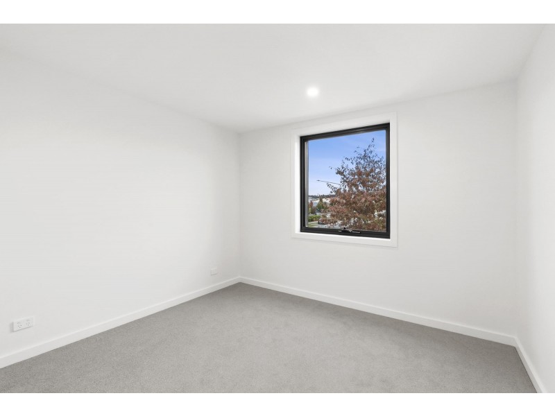 68/60 Kingsland Parade, Casey ACT 2913