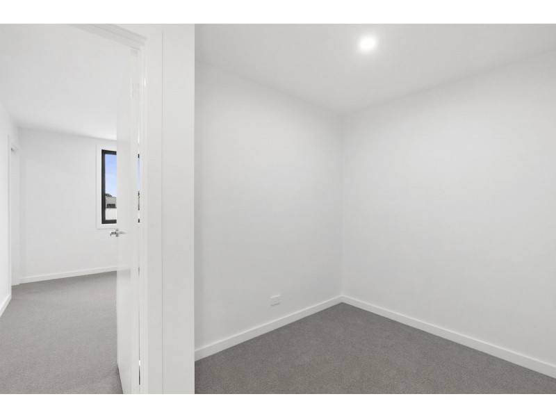 68/60 Kingsland Parade, Casey ACT 2913