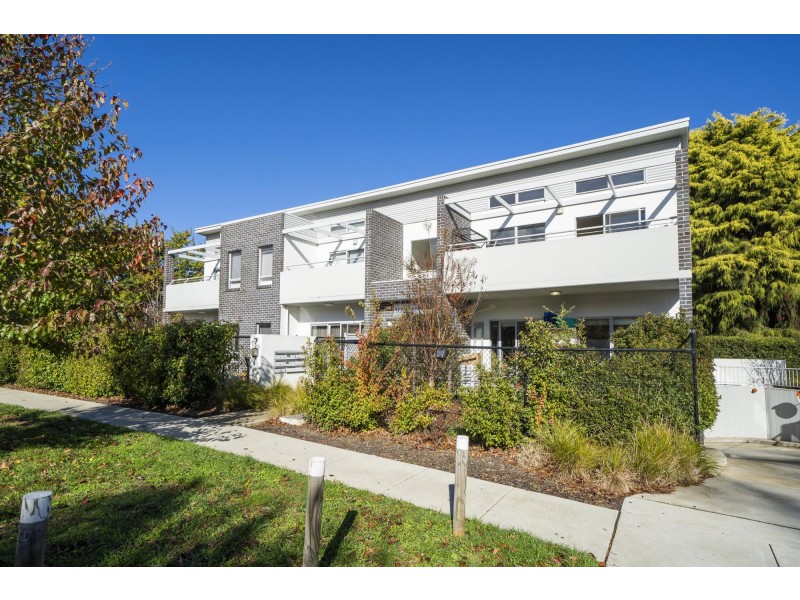 2/7 Lowanna Street, Braddon ACT 2612