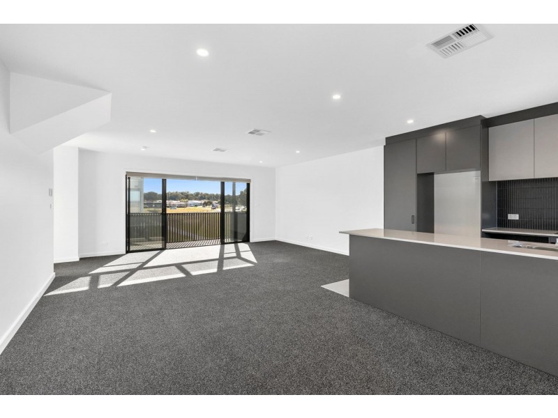 93/60 Kingsland Parade, Casey ACT 2913