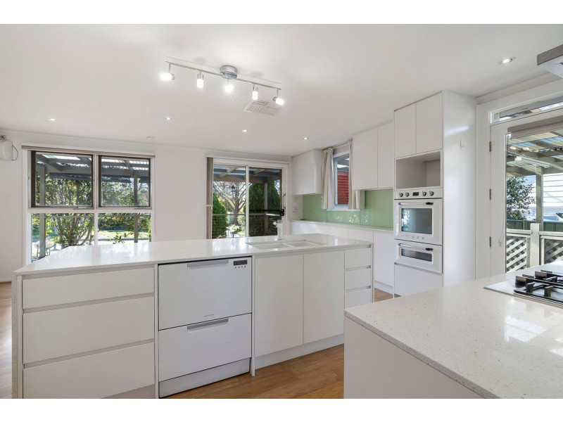 2 Thorn Place, Curtin ACT 2605