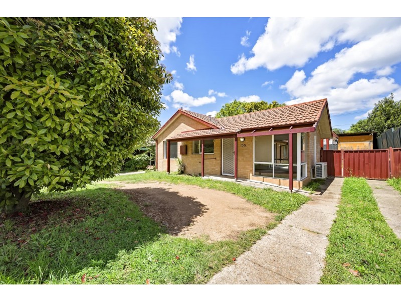 138 Captain Cook Crescent, Narrabundah ACT 2604