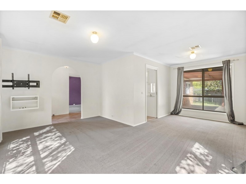 33 Evelyn Owen Cresent, Dunlop ACT 2615