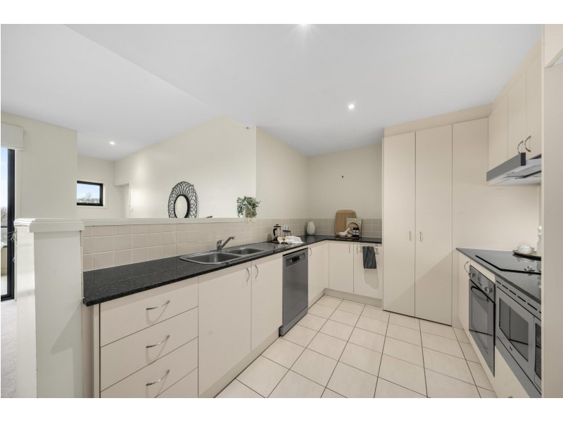 17/1 Drew Street, Greenway ACT 2900