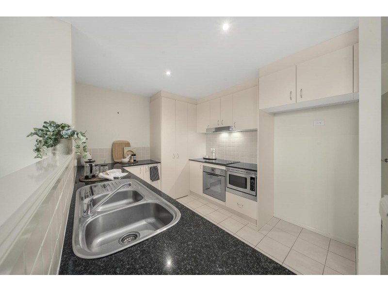 17/1 Drew Street, Greenway ACT 2900