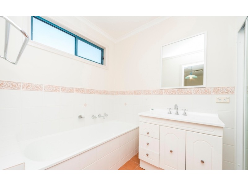 5/2 Dines Place, Bruce ACT 2617