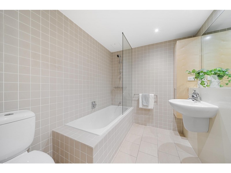 G01/165 Northbourne Avenue, Turner ACT 2612