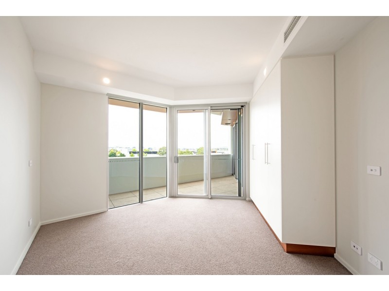 513/100 Swain Street, Gungahlin ACT 2912