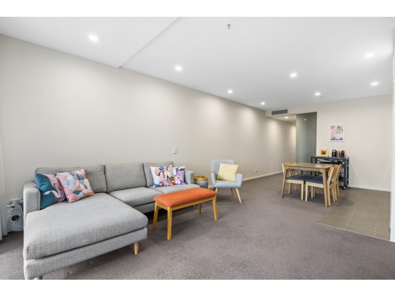 64/45 West Row, City ACT 2601