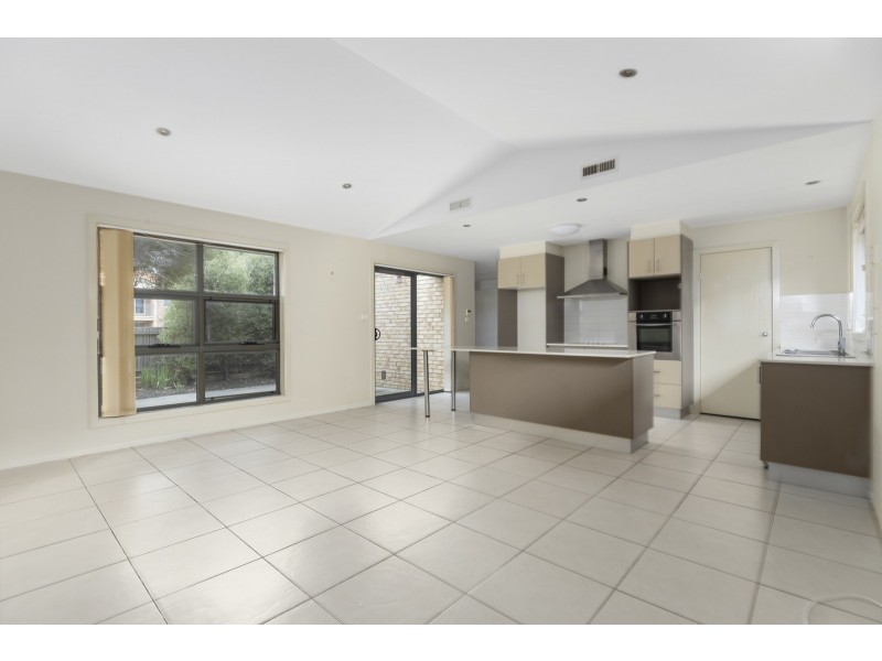 372 Anthony Rolfe Avenue, Harrison ACT 2914