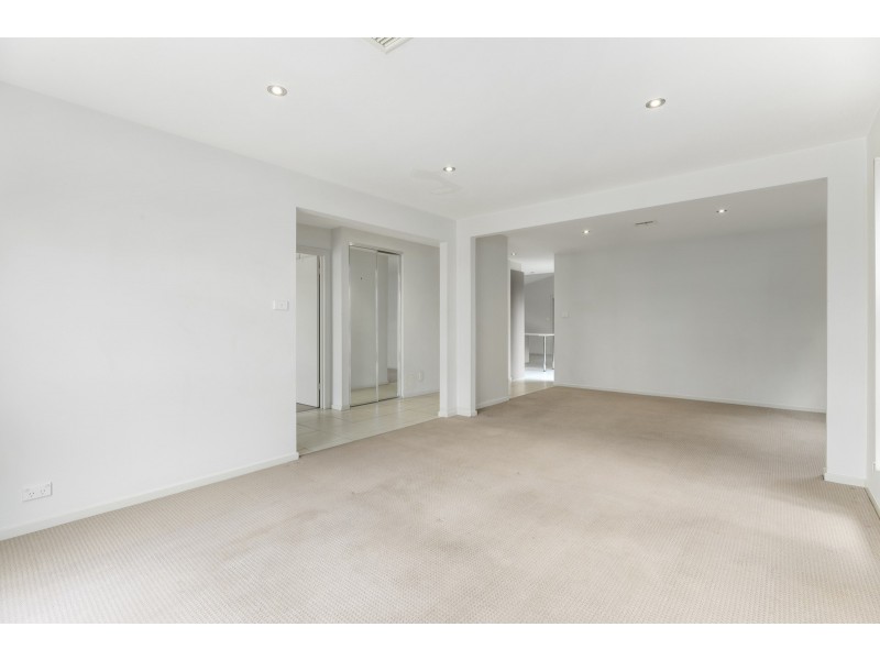 372 Anthony Rolfe Avenue, Harrison ACT 2914