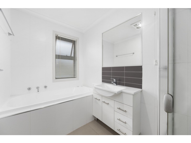 372 Anthony Rolfe Avenue, Harrison ACT 2914