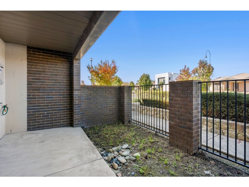 1/70 Kings Canyon Street, Harrison ACT 2914