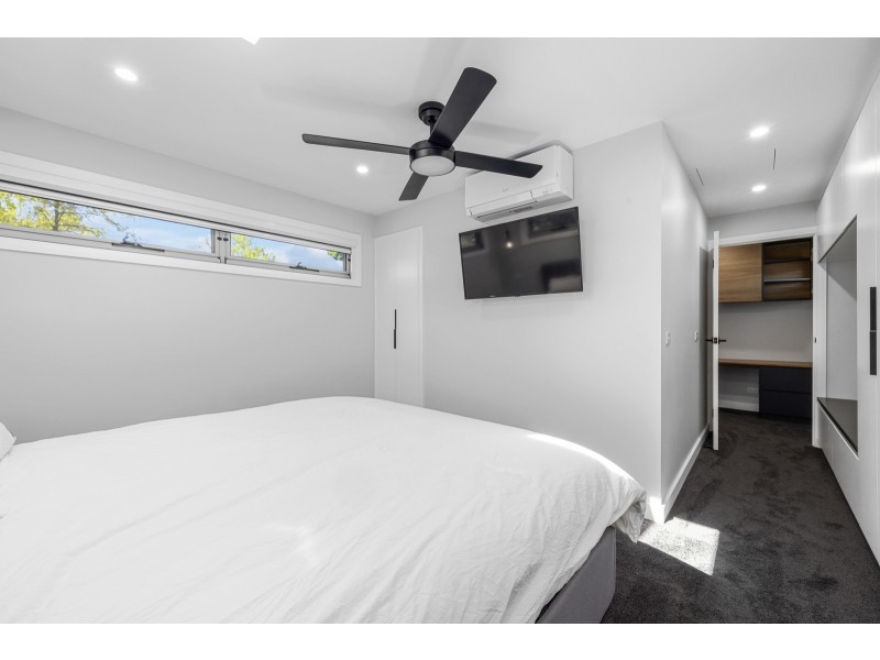 2/11 Pollock Street, Chifley ACT 2606