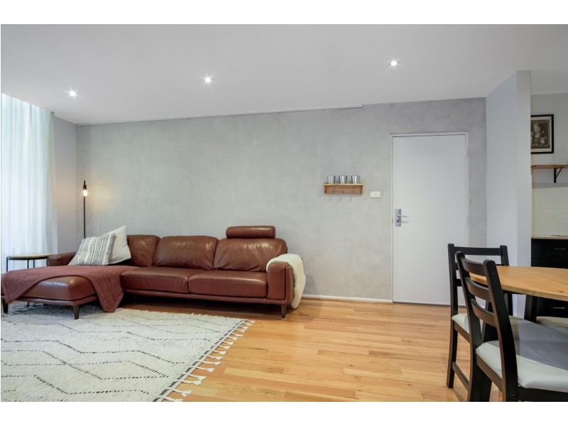 2/42 Henty Street, Braddon ACT 2612