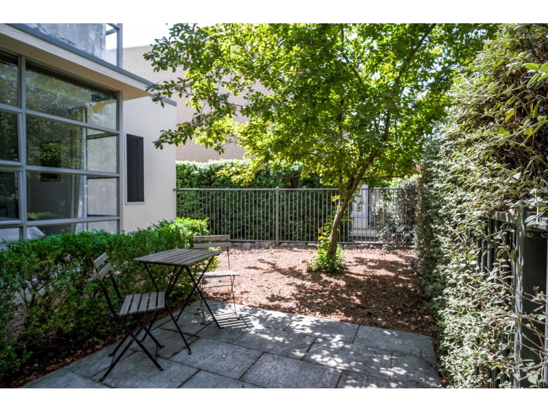 2/42 Henty Street, Braddon ACT 2612