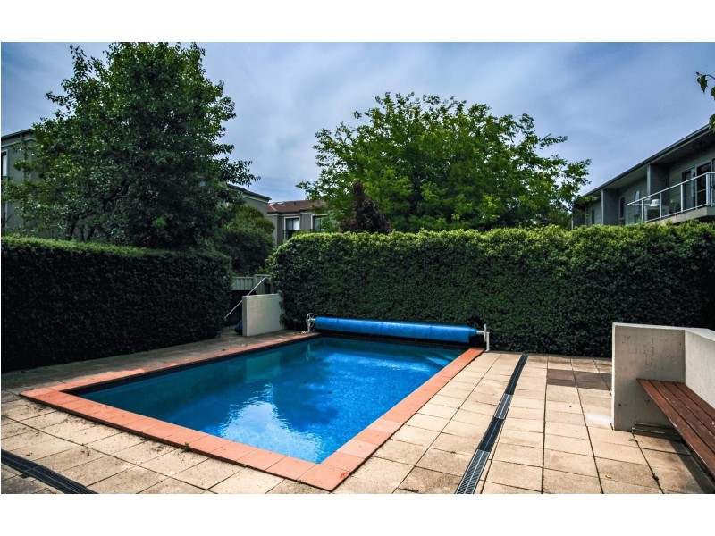 2/42 Henty Street, Braddon ACT 2612