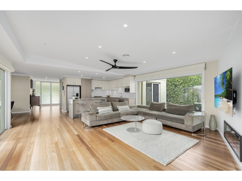 37 Mackennal Street, Lyneham ACT 2602