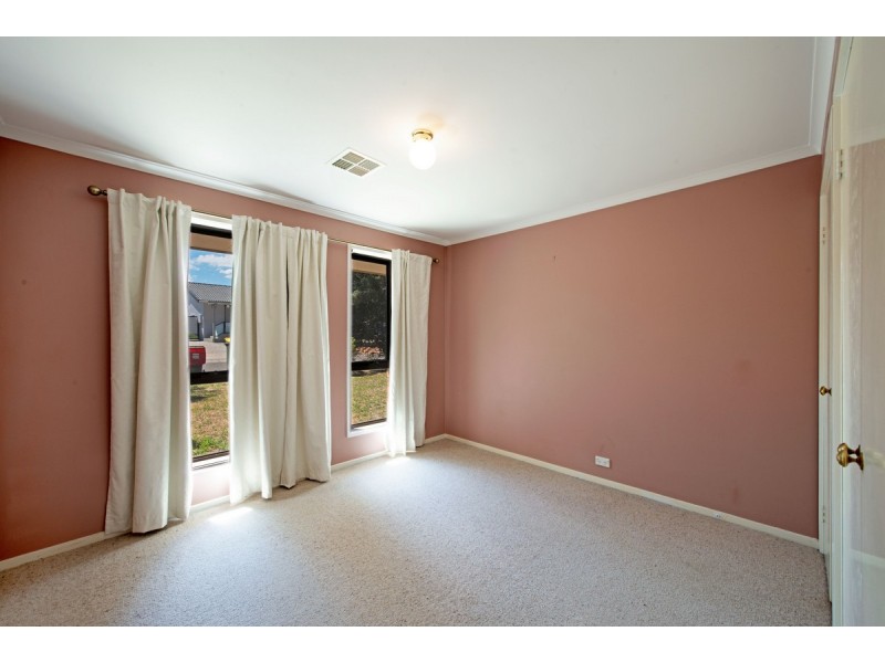 17 Hazel Smith Street, Oxley ACT 2903