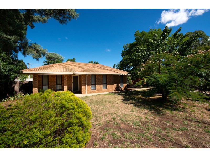17 Hazel Smith Street, Oxley ACT 2903