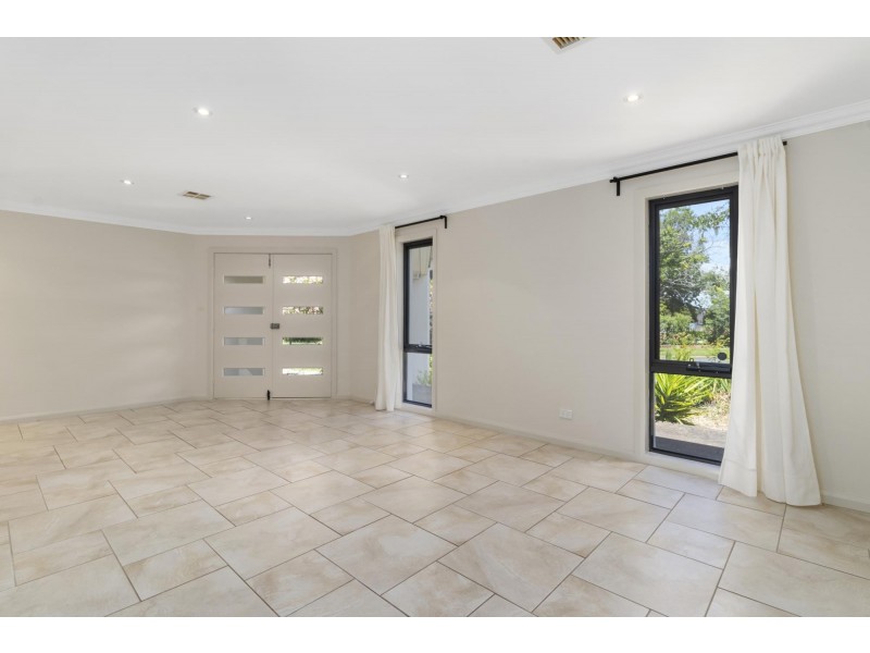 22 Mindarie Street, Narrabundah ACT 2604