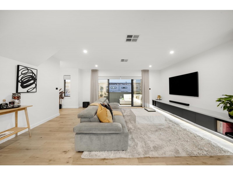 24/60 Kingsland Parade, Casey ACT 2913