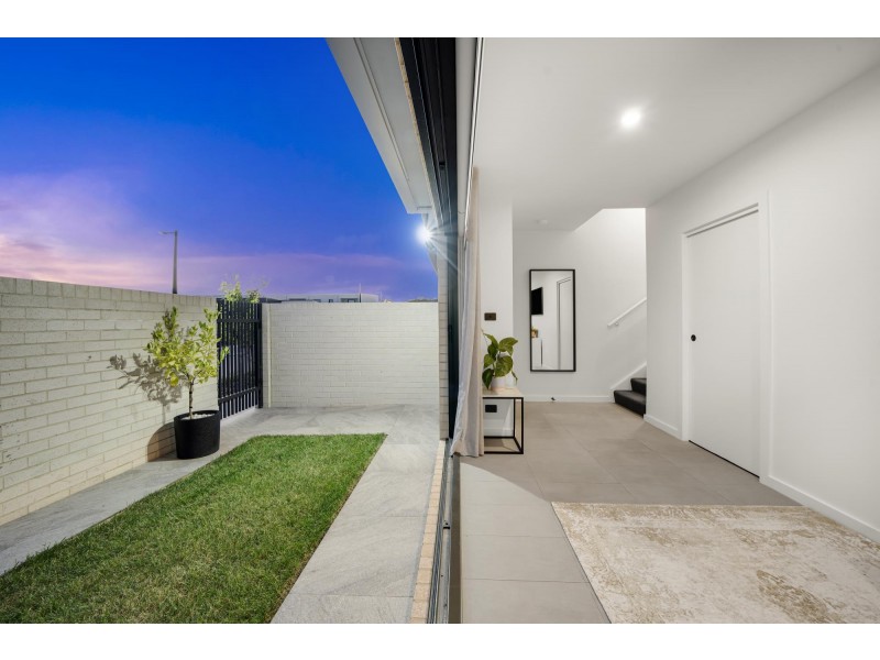 24/60 Kingsland Parade, Casey ACT 2913