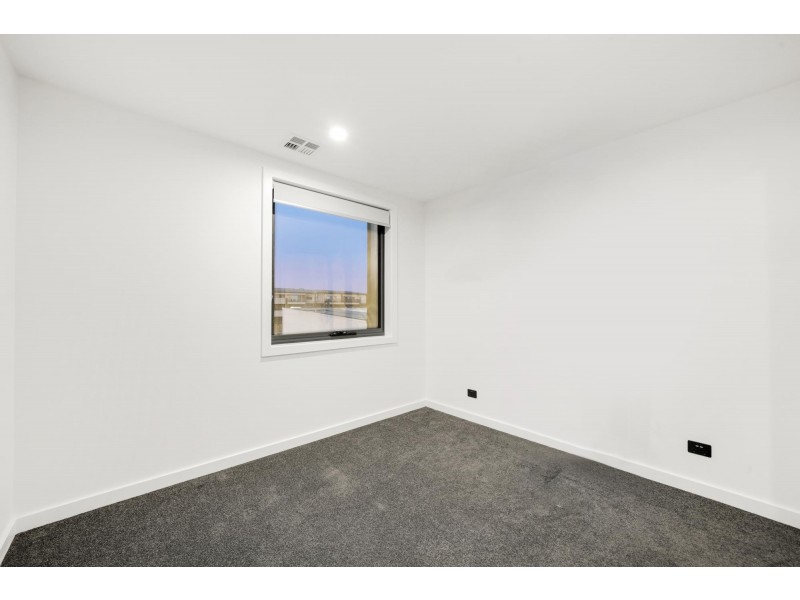 24/60 Kingsland Parade, Casey ACT 2913