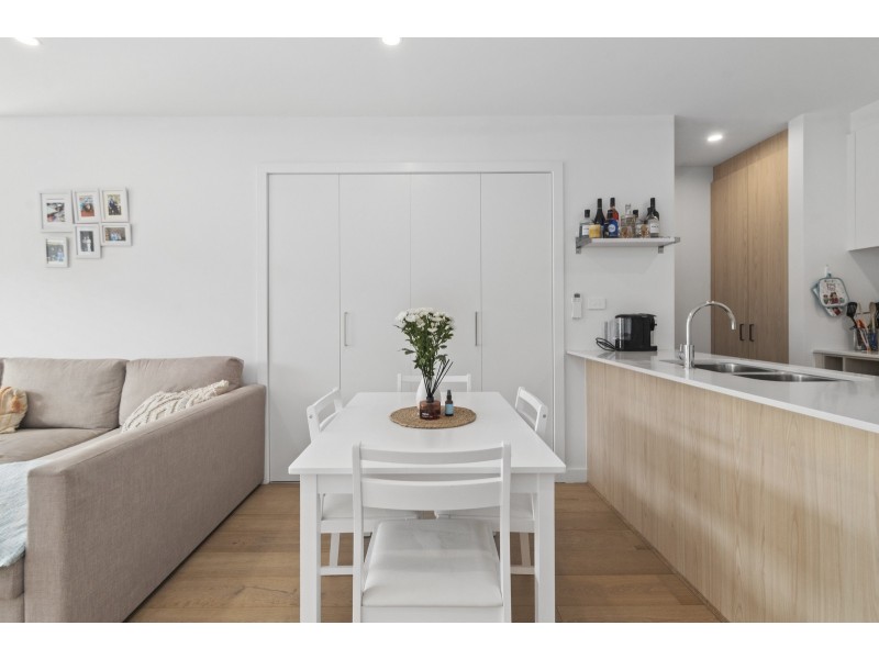 2/162 Overall Avenue, Casey ACT 2913