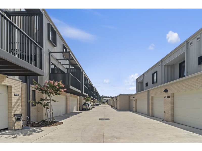 2/162 Overall Avenue, Casey ACT 2913
