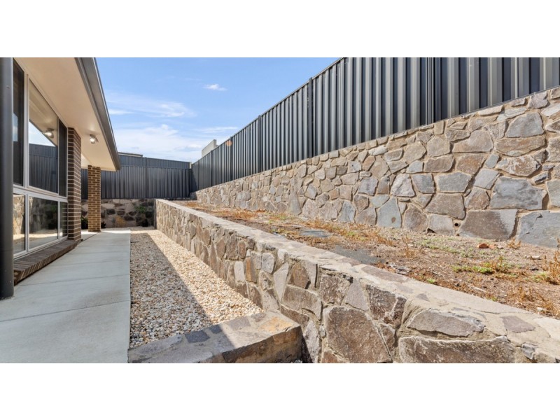 9 Concertina Street, Lawson ACT 2617