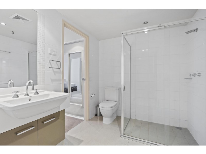 15/2 Edinburgh Avenue, City ACT 2601