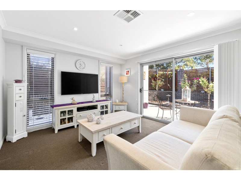 1/14 Pender Street, Casey ACT 2913