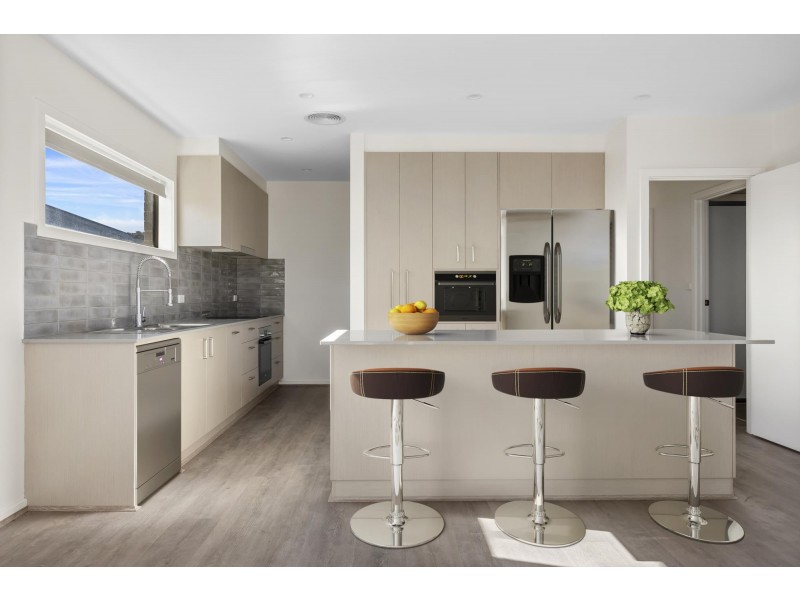 76 Alpine Ash Way, Tralee NSW 2620