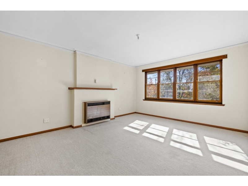 1 Gormanston Crescent, Deakin ACT 2600