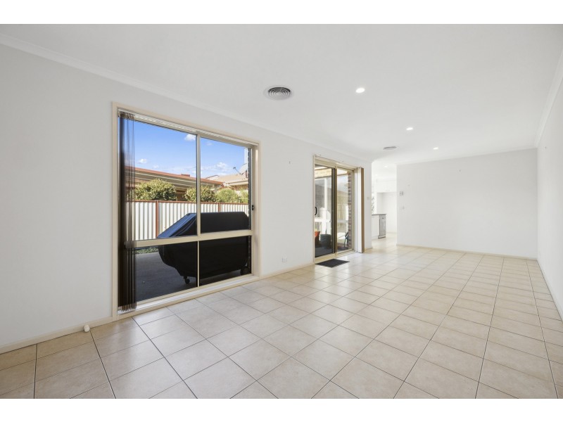 207 Anthony Rolfe Avenue, Gungahlin ACT 2912